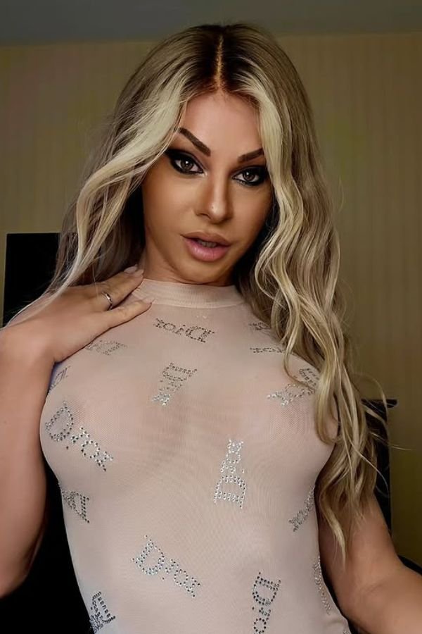 Noemi Blonde Onlyfans
